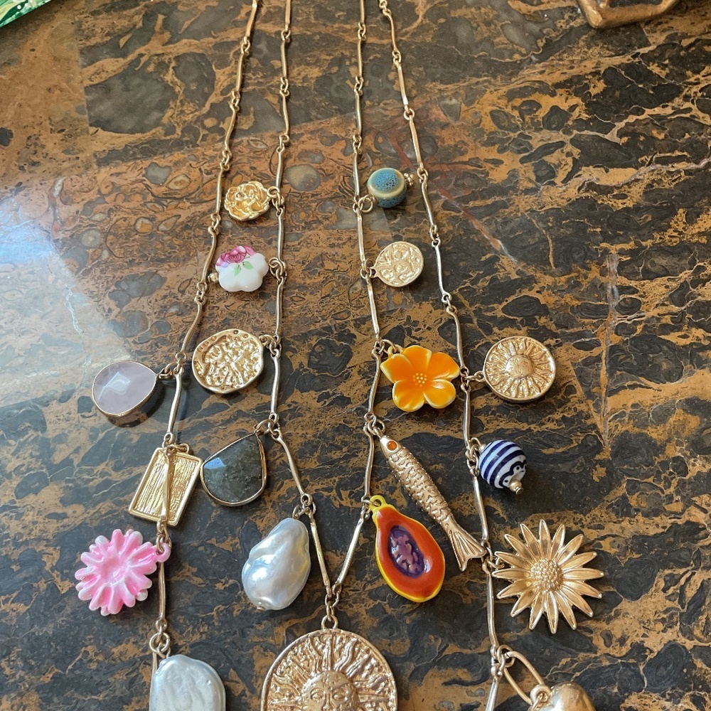 NWT Gold Tone Metal Colorful Charms Double Strand Beautiful Necklace - Picture 8 of 11